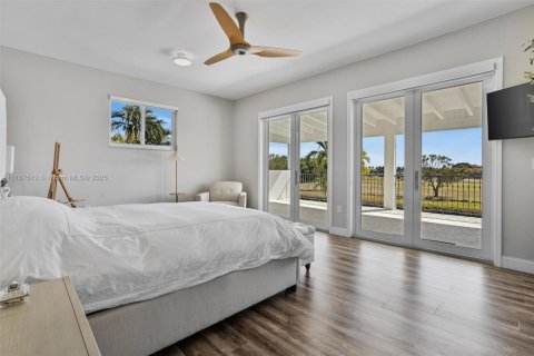 Casa en venta en Miami, Florida, 7 dormitorios № 1714299 - foto 19