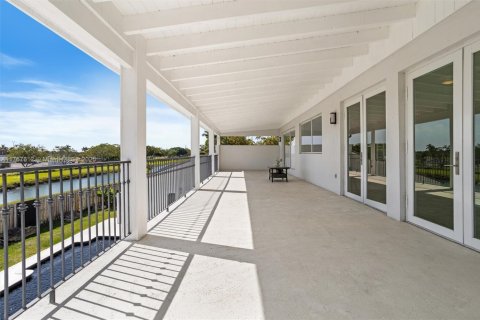 Casa en venta en Miami, Florida, 7 dormitorios № 1714299 - foto 21
