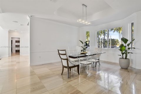 Casa en venta en Miami, Florida, 7 dormitorios № 1714299 - foto 7