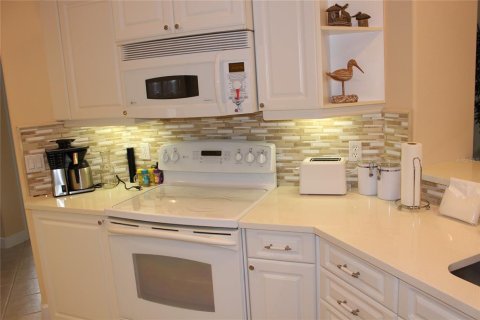 Villa ou maison à vendre à Bradenton, Floride: 2 chambres, 173.82 m2 № 2295053 - photo 10