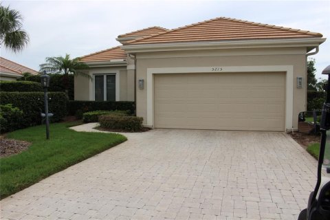 House in Bradenton, Florida 2 bedrooms, 173.82 sq.m. № 2295053