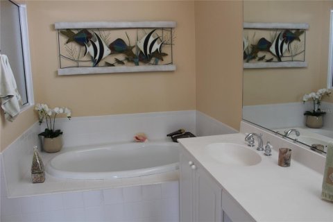 Villa ou maison à vendre à Bradenton, Floride: 2 chambres, 173.82 m2 № 2295053 - photo 19