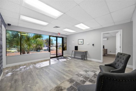 Immobilier commercial à vendre à Largo, Floride: 284.28 m2 № 2423967 - photo 8