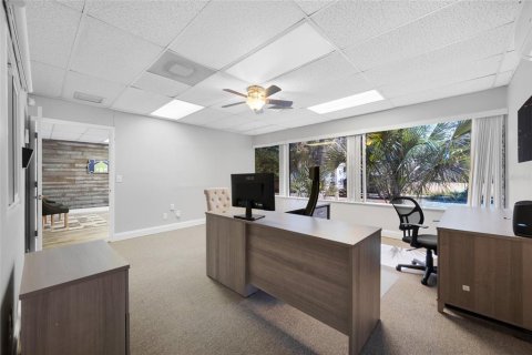 Immobilier commercial à vendre à Largo, Floride: 284.28 m2 № 2423967 - photo 9