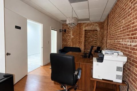 Immobilier commercial à louer à Lake Wales, Floride: 247.86 m2 № 2424432 - photo 15