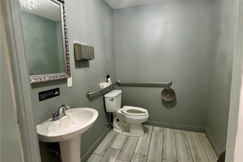 Immobilier commercial à louer à Lake Wales, Floride: 247.86 m2 № 2424432 - photo 18