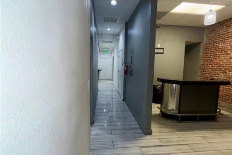 Immobilier commercial à louer à Lake Wales, Floride: 247.86 m2 № 2424432 - photo 12