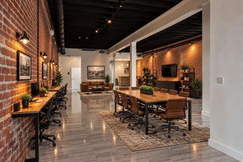 Immobilier commercial à louer à Lake Wales, Floride: 247.86 m2 № 2424432 - photo 7