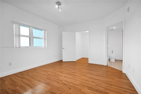 Copropriété à vendre à North Miami, Floride: 2 chambres, 148.92 m2 № 1874248 - photo 17