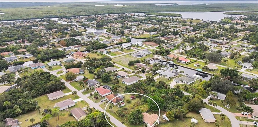 Land in Port Charlotte, Florida № 2228421