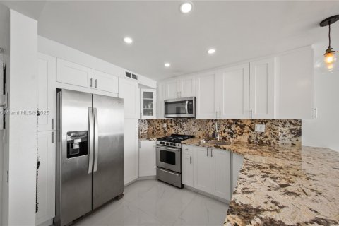 Снять в аренду кондоминиум в Халландейл-Бич, Флорида 1 спальня, 68.38м2, № 1935598 - фото 12