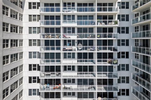 Снять в аренду кондоминиум в Халландейл-Бич, Флорида 1 спальня, 68.38м2, № 1935598 - фото 16