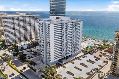 Снять в аренду кондоминиум в Халландейл-Бич, Флорида 1 спальня, 68.38м2, № 1935598 - фото 4
