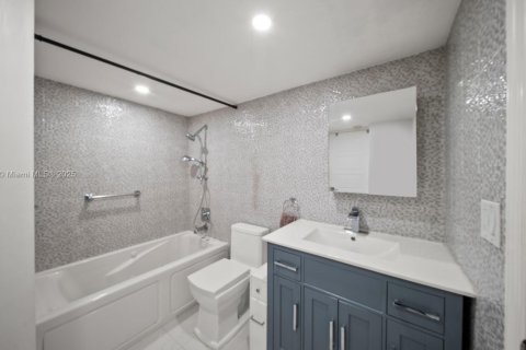 Снять в аренду кондоминиум в Халландейл-Бич, Флорида 1 спальня, 68.38м2, № 1935598 - фото 14