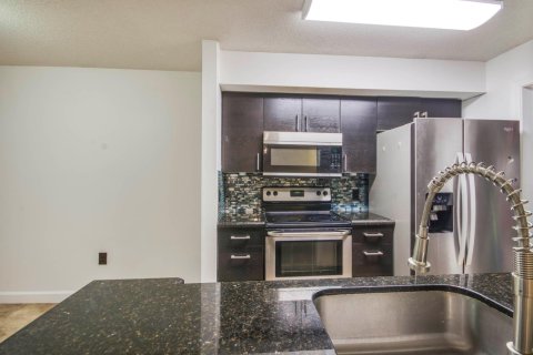 Condo in Boynton Beach, Florida, 2 bedrooms  № 2260987 - photo 7