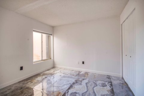Condo in Boynton Beach, Florida, 2 bedrooms  № 2260987 - photo 14