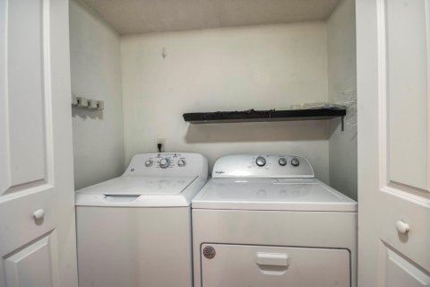 Condo in Boynton Beach, Florida, 2 bedrooms  № 2260987 - photo 16