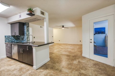 Condo in Boynton Beach, Florida, 2 bedrooms  № 2260987 - photo 8