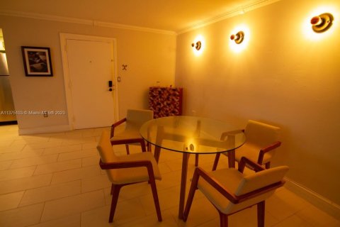 Apartamento en alquiler en Miami Beach, Florida, 1 dormitorio, 59.46 m2 № 1935145 - foto 9