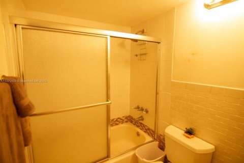 Apartamento en alquiler en Miami Beach, Florida, 1 dormitorio, 59.46 m2 № 1935145 - foto 7