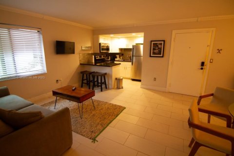 Apartamento en alquiler en Miami Beach, Florida, 1 dormitorio, 59.46 m2 № 1935145 - foto 10