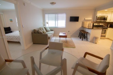 Apartamento en alquiler en Miami Beach, Florida, 1 dormitorio, 59.46 m2 № 1935145 - foto 1