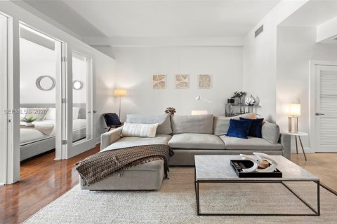 Студия в кондо в Майами-Бич, Флорида № 1997248