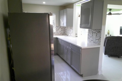 Touwnhouse à vendre à Hollywood, Floride: 2 chambres, 112.23 m2 № 2362849 - photo 6