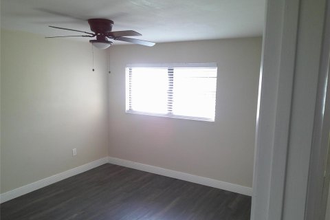 Touwnhouse à vendre à Hollywood, Floride: 2 chambres, 112.23 m2 № 2362849 - photo 8