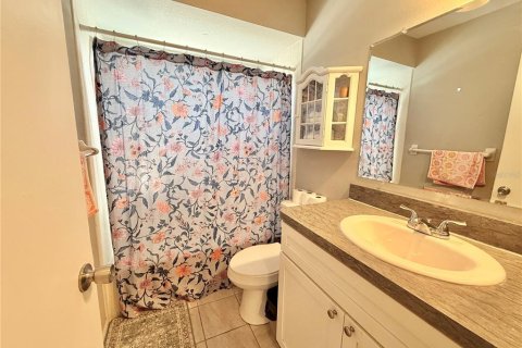 Villa ou maison à louer à Spring Hill, Floride: 2 chambres, 78.78 m2 № 2113582 - photo 8