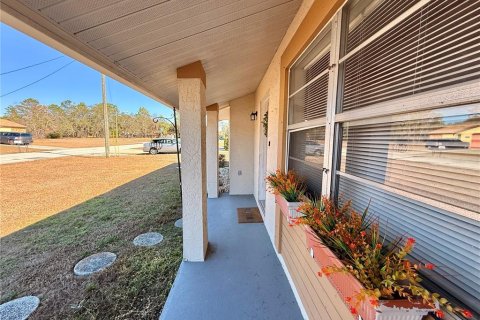 Villa ou maison à louer à Spring Hill, Floride: 2 chambres, 78.78 m2 № 2113582 - photo 2