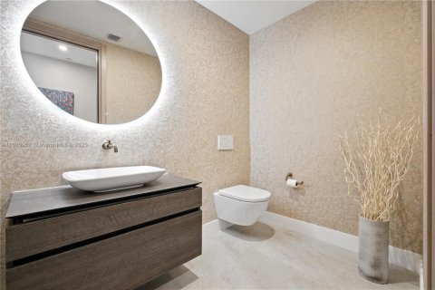 Condo in Coral Gables, Florida, 3 bedrooms  № 1797548 - photo 12