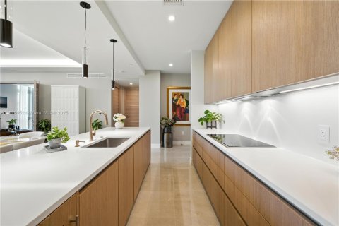 Condo in Coral Gables, Florida, 3 bedrooms  № 1797548 - photo 6