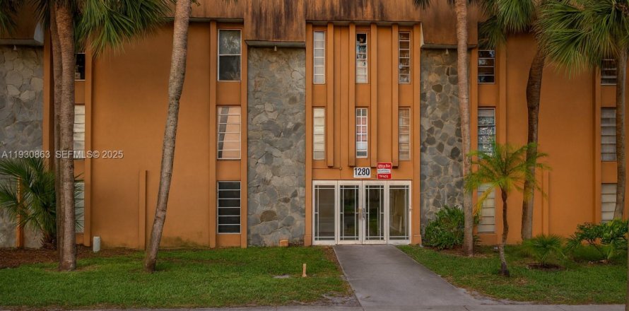 Apartment in Hialeah, Florida 1 bedroom, 54.16 sq.m. № 1989952