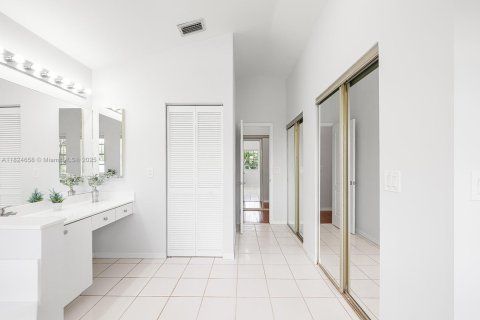 House in Pembroke Pines, Florida 4 bedrooms, 300.35 sq.m. № 1806482 - photo 28