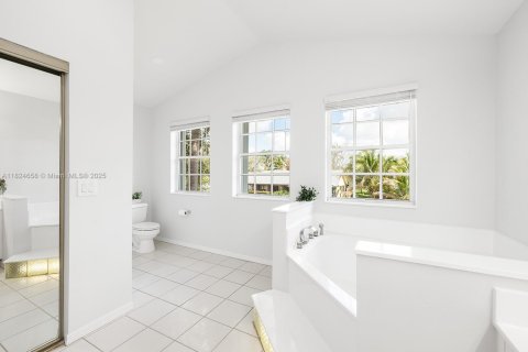 House in Pembroke Pines, Florida 4 bedrooms, 300.35 sq.m. № 1806482 - photo 26