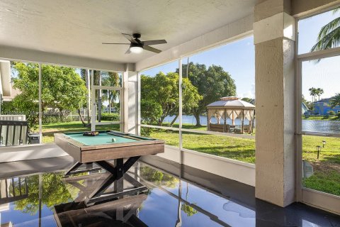 House in Pembroke Pines, Florida 4 bedrooms, 300.35 sq.m. № 1806482 - photo 5