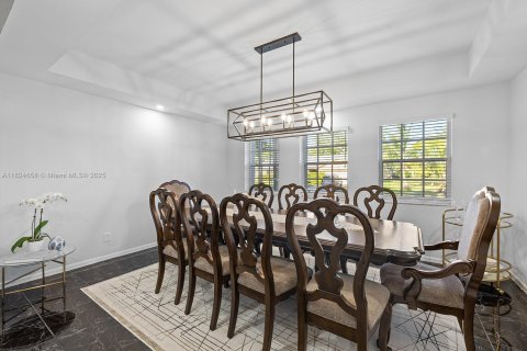 House in Pembroke Pines, Florida 4 bedrooms, 300.35 sq.m. № 1806482 - photo 14