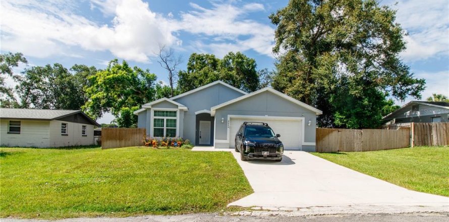 Casa en New Port Richey, Florida 3 dormitorios, 139.63 m2 № 1838912