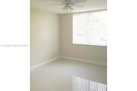 Apartamento en alquiler en Doral, Florida, 3 dormitorios, 109.35 m2 № 2152472 - foto 12