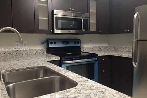 Apartamento en alquiler en Doral, Florida, 3 dormitorios, 109.35 m2 № 2152472 - foto 5