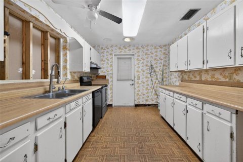 Villa ou maison à vendre à Daytona Beach, Floride: 4 chambres, 333.61 m2 № 2091765 - photo 8