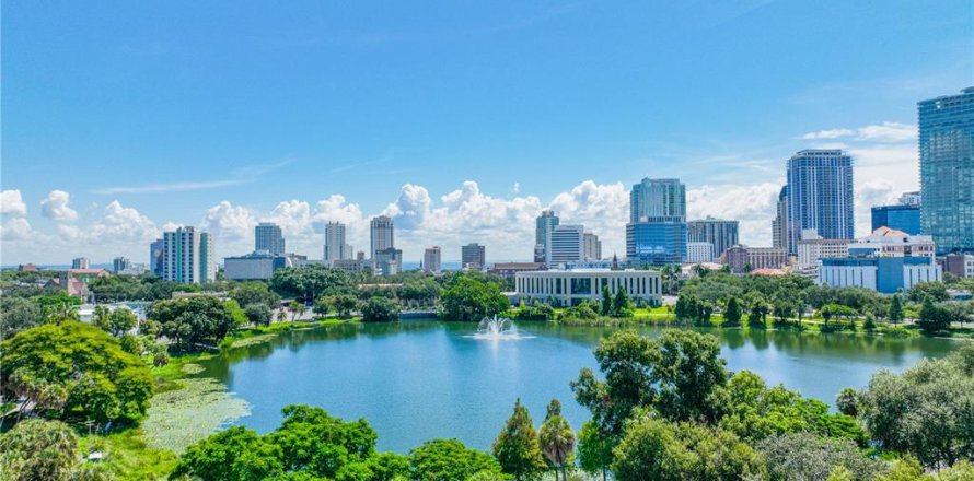 Condo à Saint Petersburg, Floride, 3 chambres № 2350424
