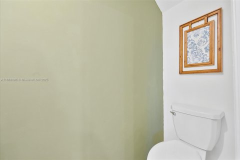 Touwnhouse à louer à Miami, Floride: 3 chambres, 147.44 m2 № 1939132 - photo 18