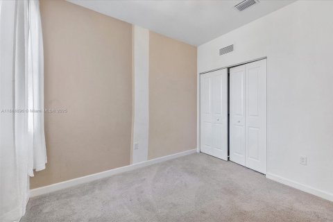 Touwnhouse à louer à Miami, Floride: 3 chambres, 147.44 m2 № 1939132 - photo 29