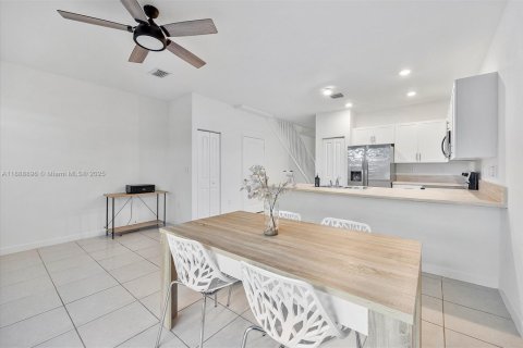 Touwnhouse à louer à Miami, Floride: 3 chambres, 147.44 m2 № 1939132 - photo 9