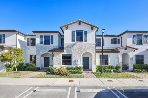Touwnhouse à louer à Miami, Floride: 3 chambres, 147.44 m2 № 1939132 - photo 4