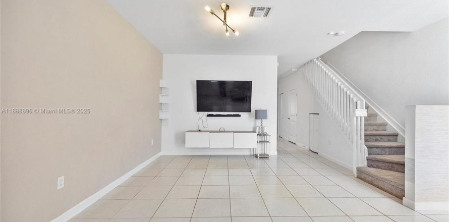 Touwnhouse à Miami, Floride 3 chambres, 147.44 m2 № 1939132