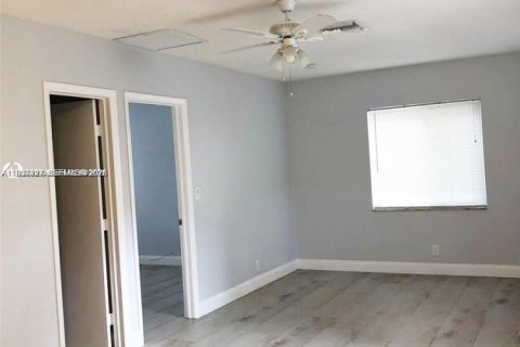 Casa en alquiler en Fort Lauderdale, Florida, 3 dormitorios № 1995187 - foto 18