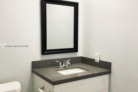 Casa en alquiler en Fort Lauderdale, Florida, 3 dormitorios № 1995187 - foto 17